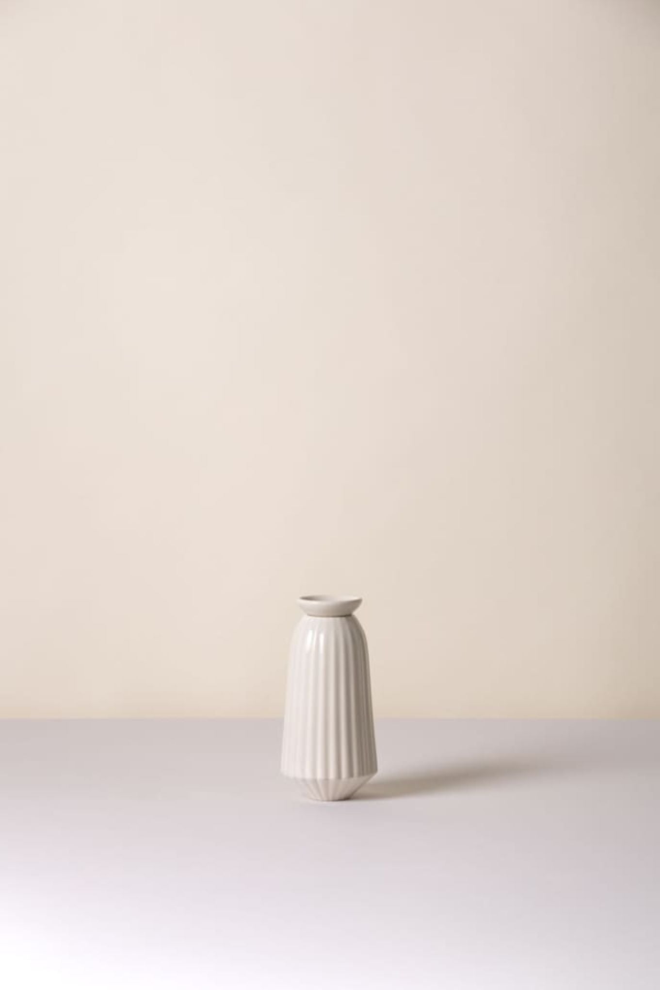 bergs-potter-cove-300ml-sandstone-selvvanningsinnsats.jpg