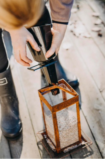 Liten fuglemater Rusty