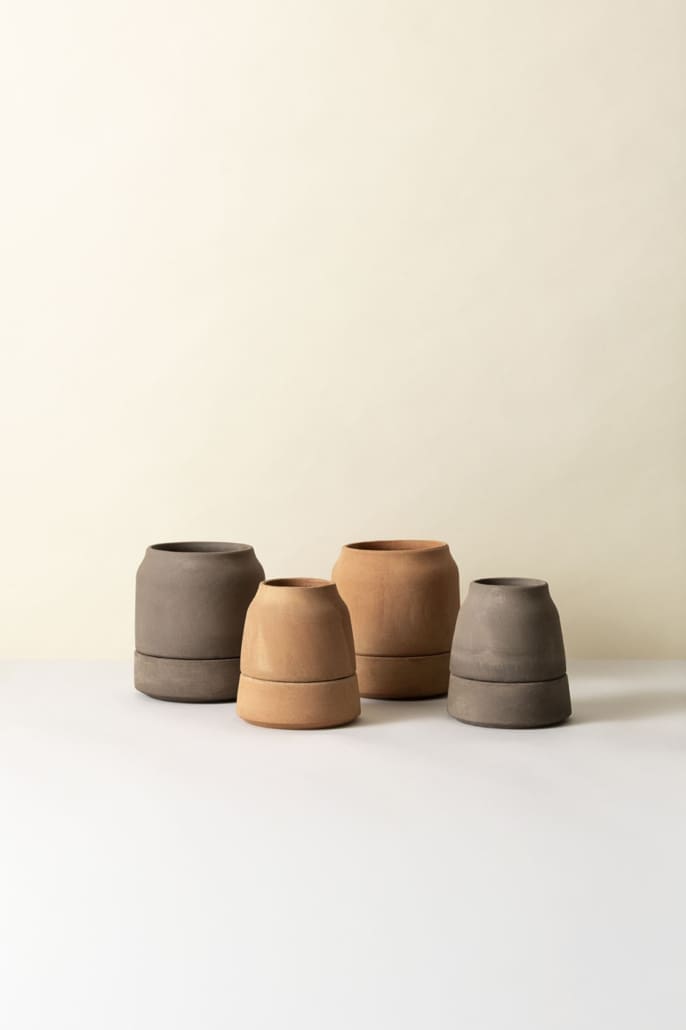 Viva selvvannende urtepotter fra Bergs Potter – rosa og grå terrakotta i to størrelser