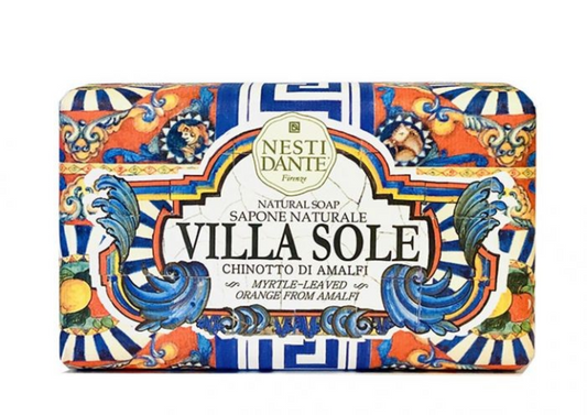 Fast såpe Nesti Dante Villa Sole 250 g, innpakket i papir med naturlig design – med duft av myrte og appelsin.