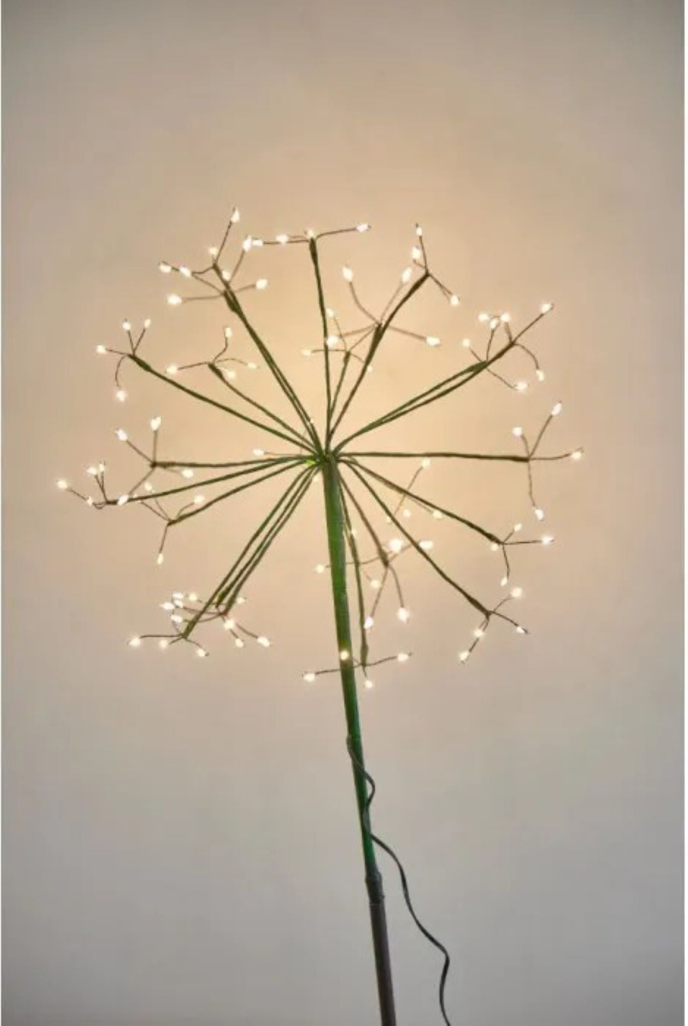 solcellelanterne dandelion grønn med 96 lys på spyd til hagebelysning