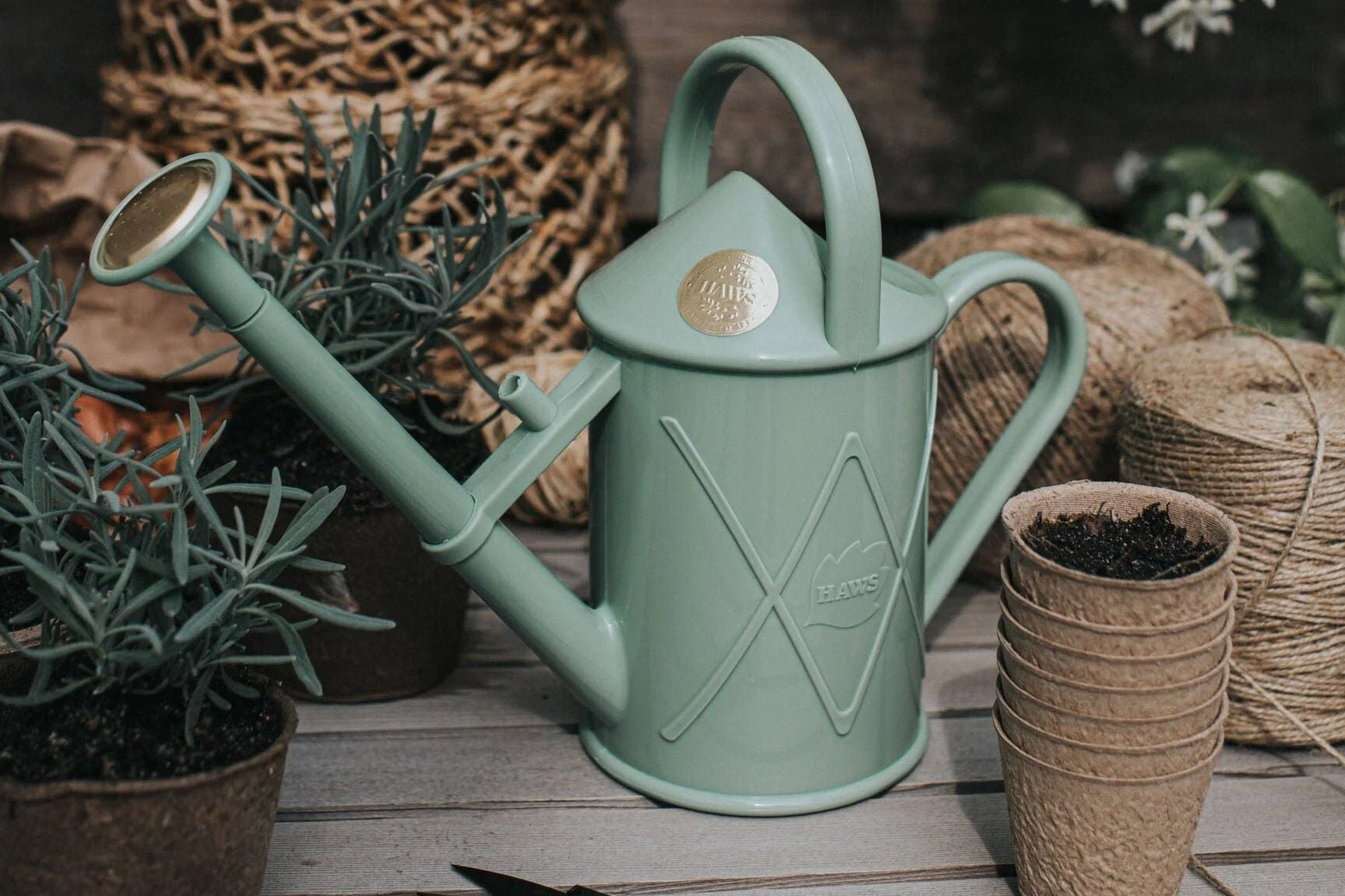 Haws Bartley Burbler vannkanne som gir myk spray til frøbrett og små potteplanter innendørs