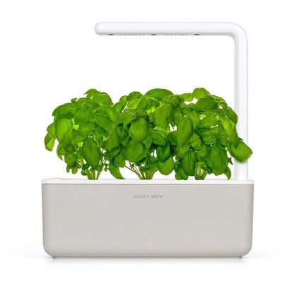 Smart Garden 3 i beige – energieffektiv LED, biologisk nedbrytbare plantekapsler og smart jord-teknologi for innendørs kjøkkenhage.