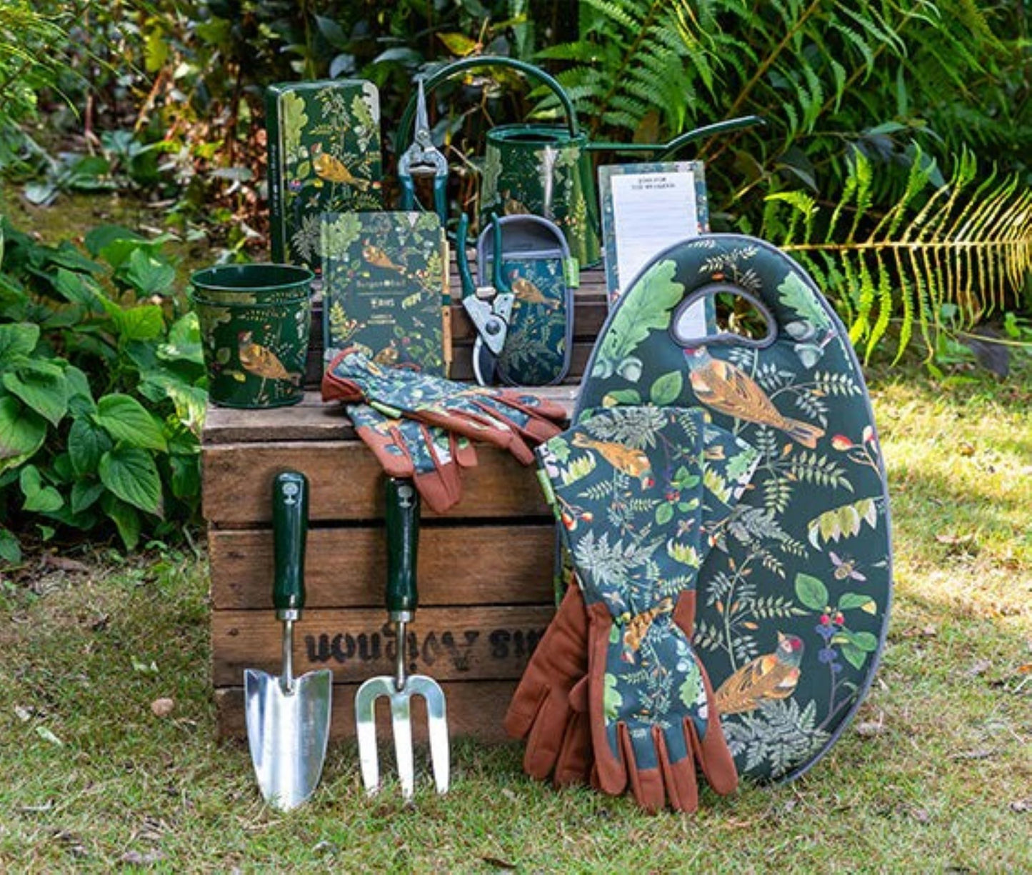 Woodland Wonders redskap brukt til planting i hage og krukker